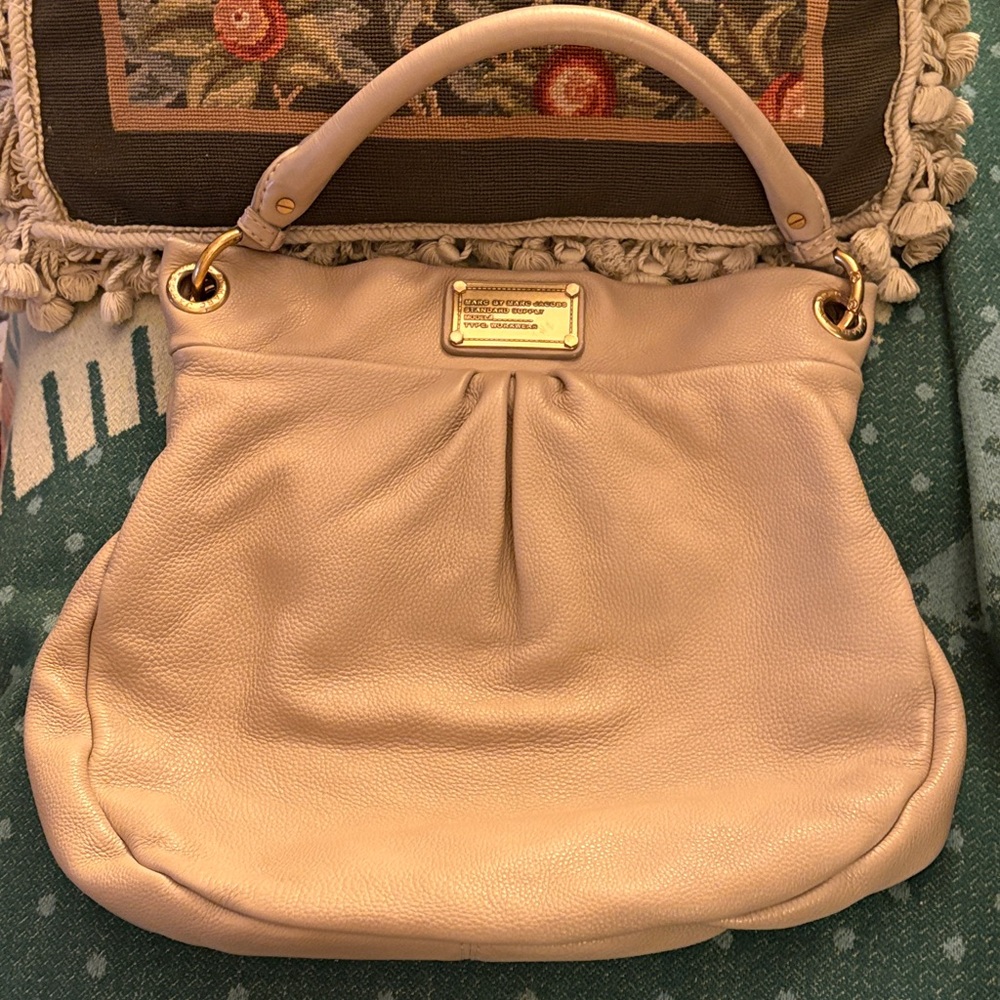 Marc Jacobs Beige Leather Hillier Hobo Bag
